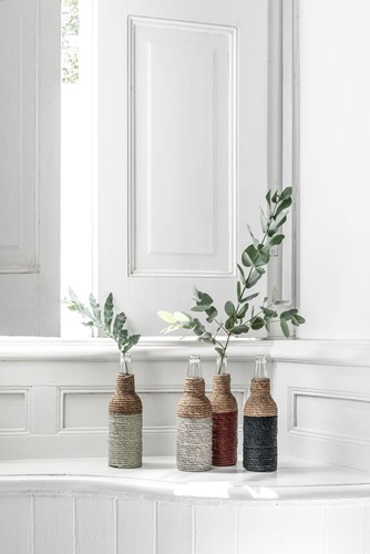 Banana bottles + ML 524317 Rattan flower_Sfeer