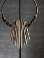 Decorative wooden necklace Sfeer