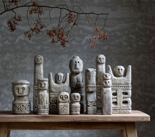 ML 980010 - ML 980011 - ML 980024 - ML 980037 Ethnic statues