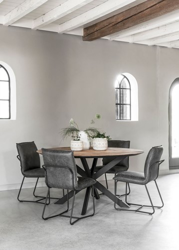 TI 601105 Dining table Shape round + RI 200013 Side chair Delaware_Sfeer