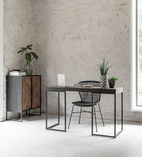 CC 206400 Dresser No.1 + CC 206880 Writing desk + ML 246717 Side chair Bahamas Loom_Sfeer 1