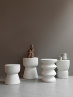 MUST Living stools Motto, Fluted & Zig Zag White_Sfeer