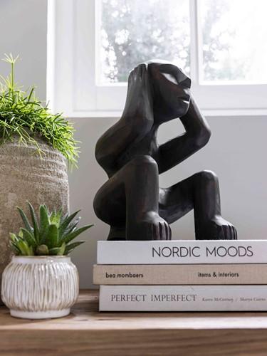 ML 890948 Hear nothing statue_sfeer