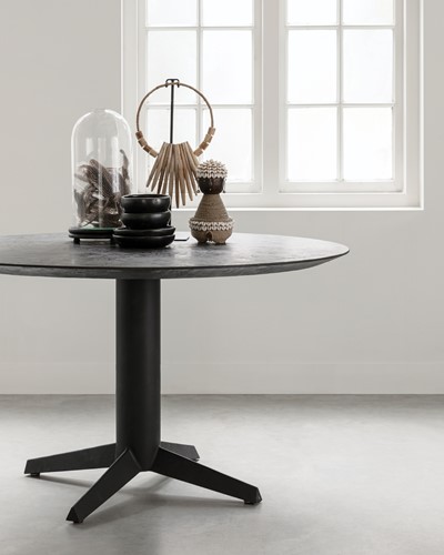 SO 251532 Dining table Soho round_Sfeer