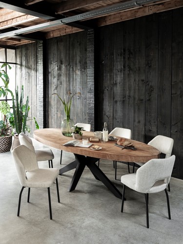 MA 940457 Dining table Darwin oval + ML 749515 Side chair Bloom_Sfeer 1