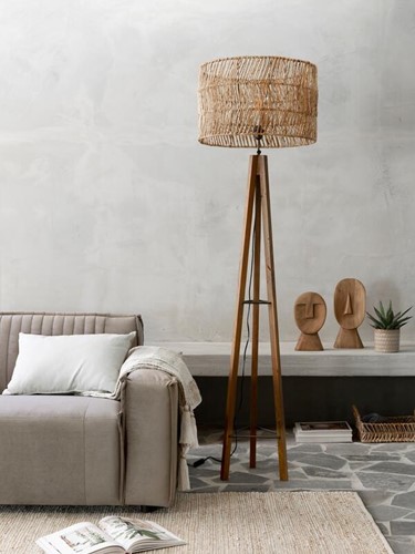ML 833565 Porto Cristo floorlamp natural_ML 396801 Es Cubells lampshade-ML Rally sofa_sf2